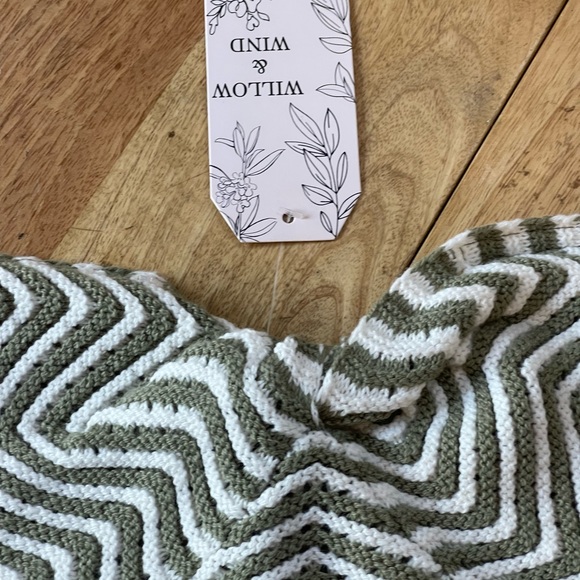 Willow & Wind~ Women’s 2piece Knit, Crochet Tube Top & Skirt Size S. NWT - Picture 3 of 7